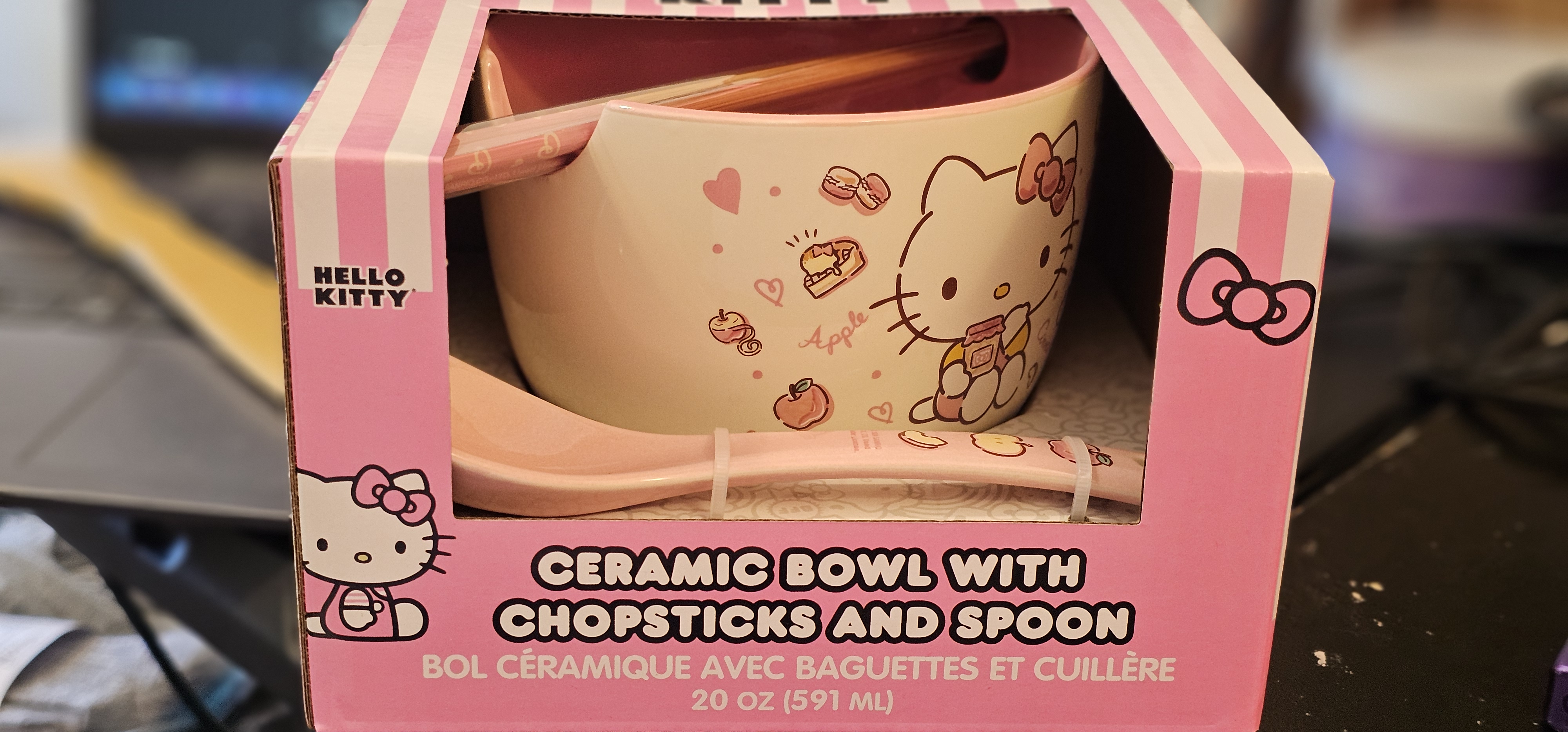 Silver Buffalo Hello Kitty Ramen Bowl set